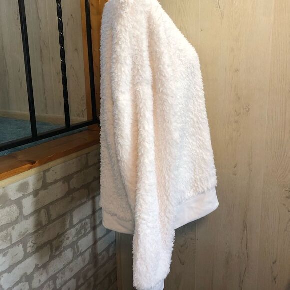 Secret treasures white long sleeve faux Sherpa sleep top size large - Picture 5 of 7